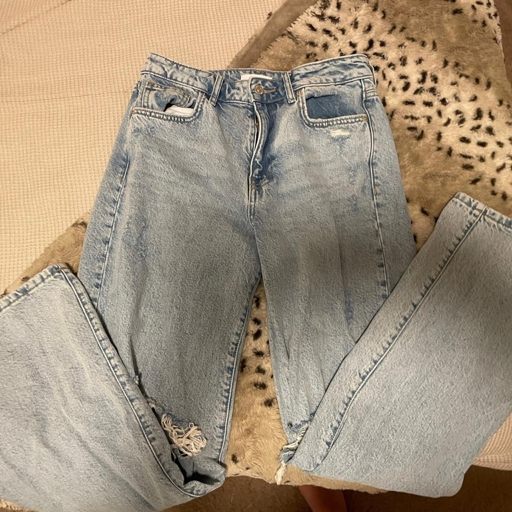 forever 21 blue ripped jeans - Picture 3 of 4